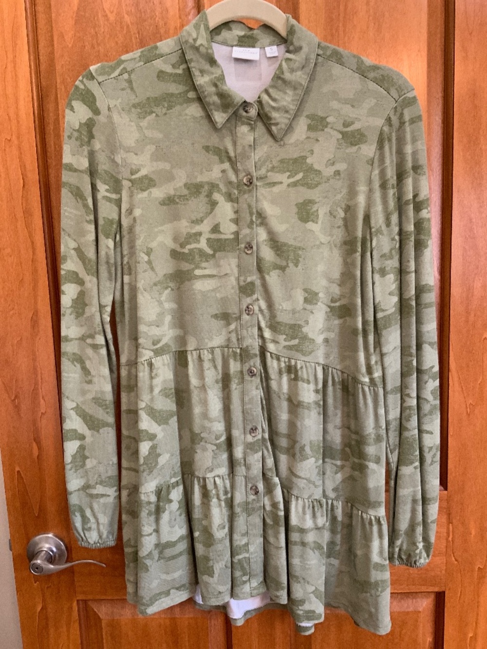 Women’s camo green button up tunic small New Directions